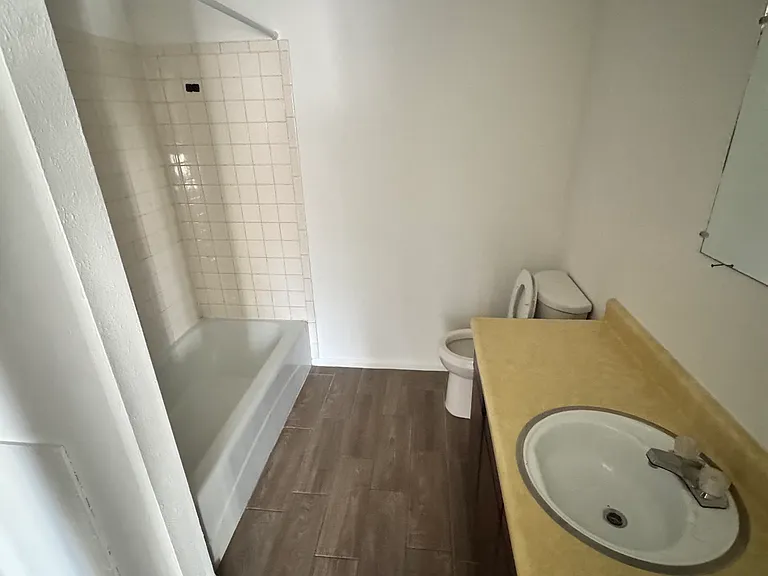 unfurnished bathroom