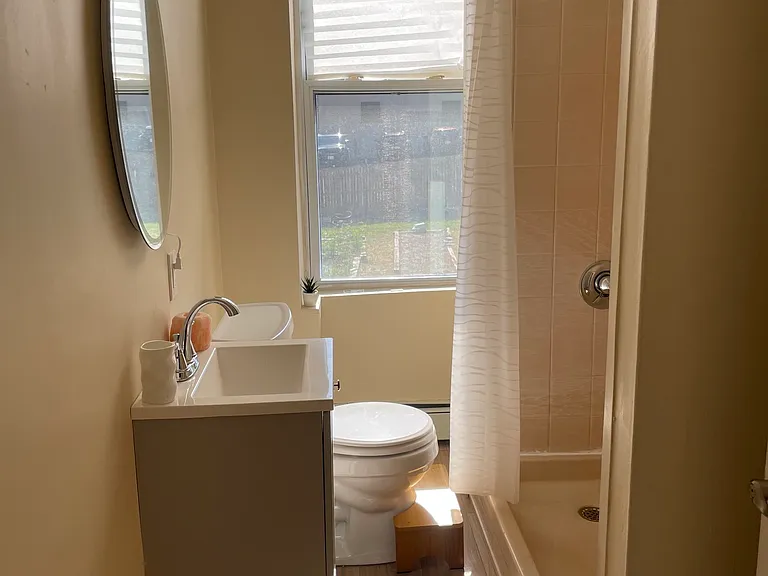 498 Washington St #1 — Photo 7
