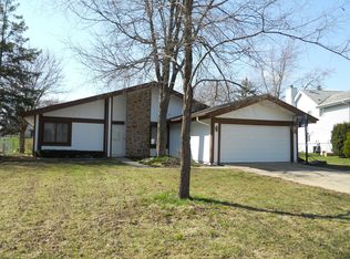 5835 Farnham Ct, Hanover Park, IL 60133