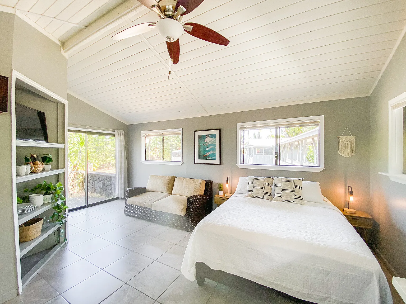 Studio, 350 sqft, $1,750 — Photo 2