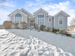 1529 NW 50th St, Blue Springs, MO 64015