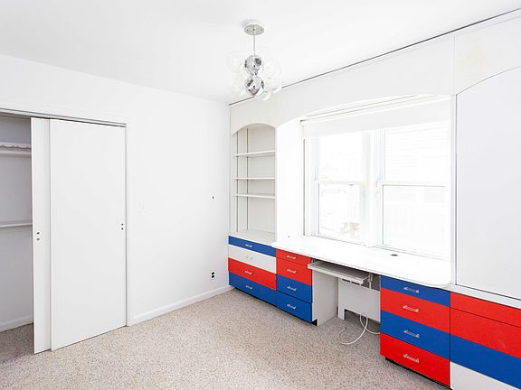 5th image of 340 W Fulton St #1