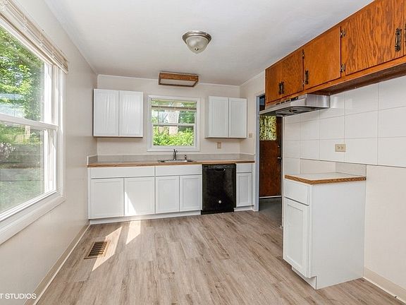 4th image of 118 Marquette St
