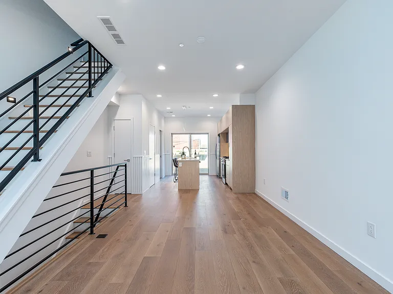 2925 Master St — Photo 25