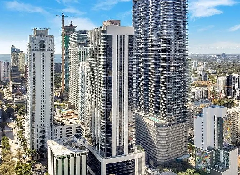 1010 Brickell Ave #1810 — Photo 31