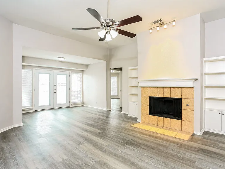 2716 Wild Grove Ln — Photo 4