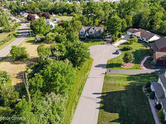 4th image of Fairview Dr