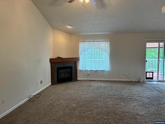 4th image of 571 Hobson St
