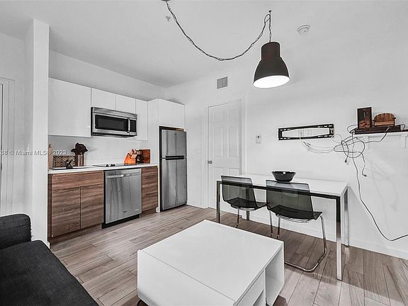 5th image of 1450 Meridian Ave #102
