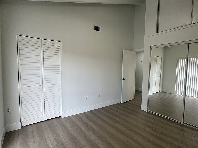 1927 SW 107th Ave #301 — Photo 15