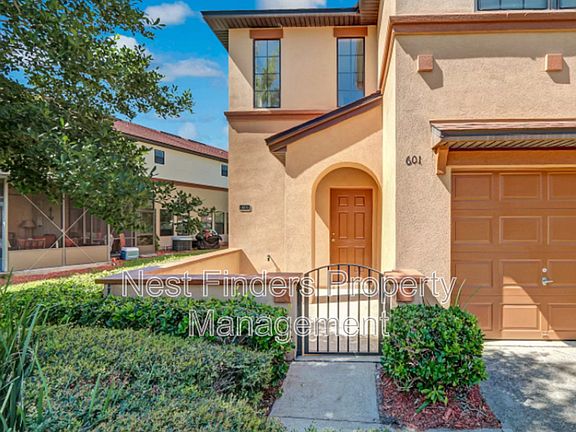 2nd image of 601 Briar Way Ln