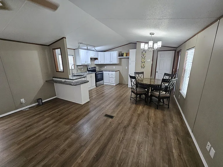 9601 N 10th St #35 — Photo 6