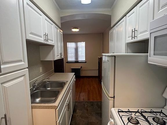 2nd image of 60 E Norwich Ave APT 106