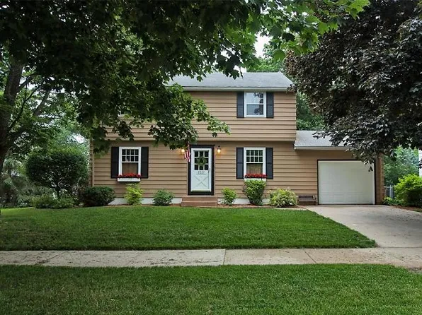 2227 7th Ave NE, Rochester, MN 55906