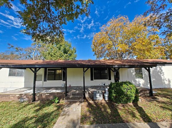 307 W Gentry St
