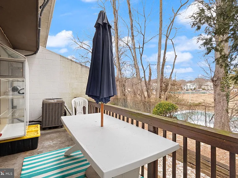 111 Shetland Cir #6 — Photo 10