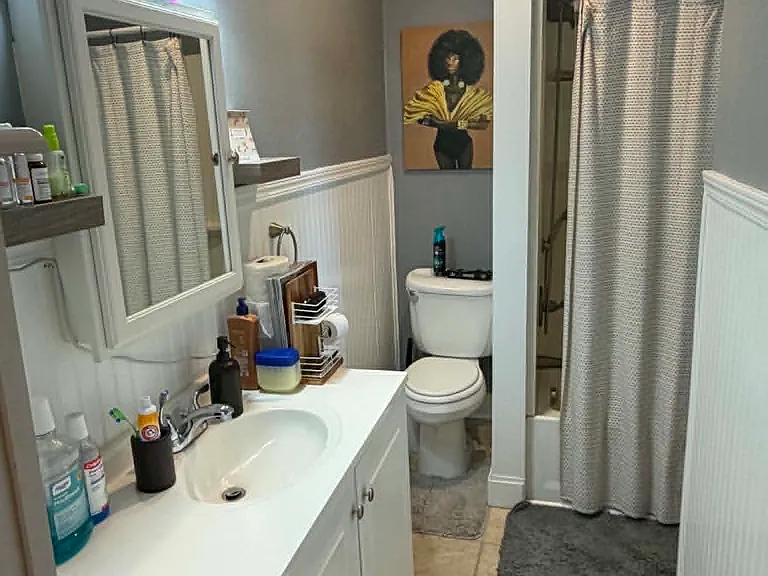 414 S Evaline St #B — Photo 9