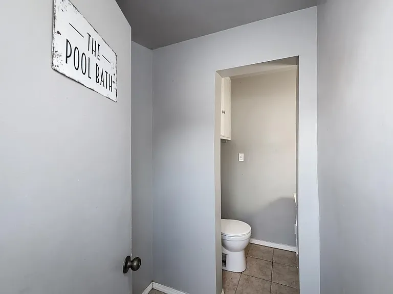 3531 Country Club Dr — Photo 25