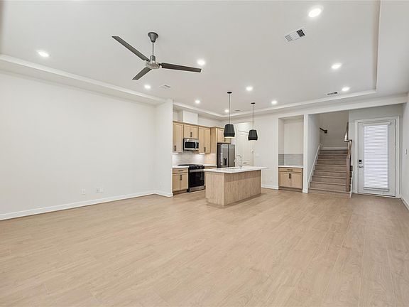 3rd image of 1524 Colonial Gorge Dr