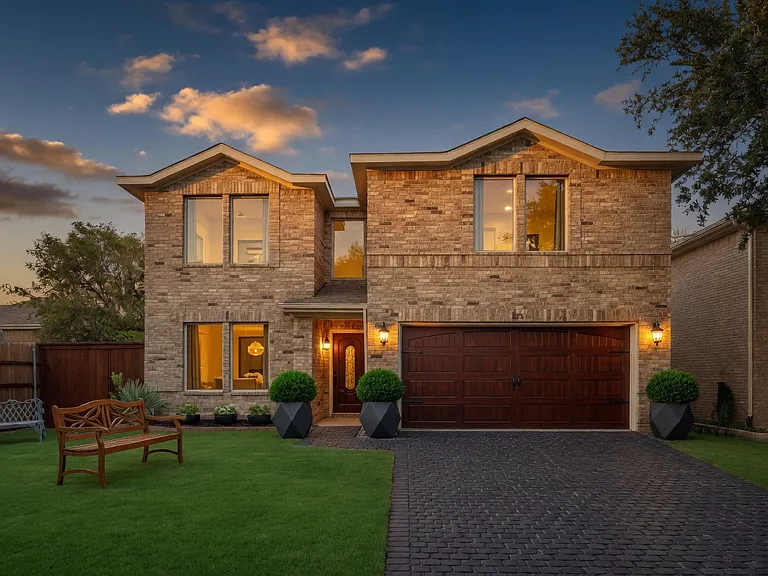 2453 Graystone Dr — Photo 1