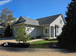 1061 Wycliff Ln, Akron, OH