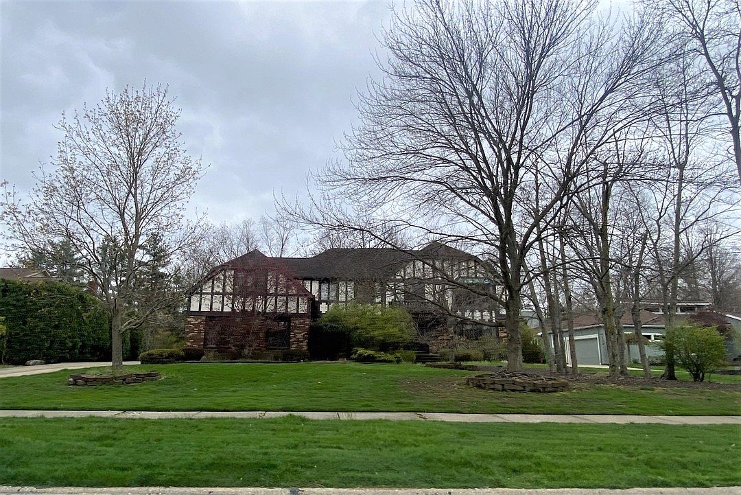 6868 Creekwood Ln, Mayfield Village, OH 44143 Zillow
