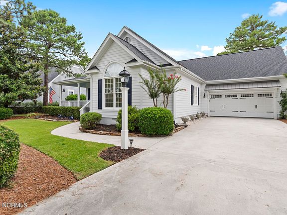 5th image of 3386 St James Drive SE
