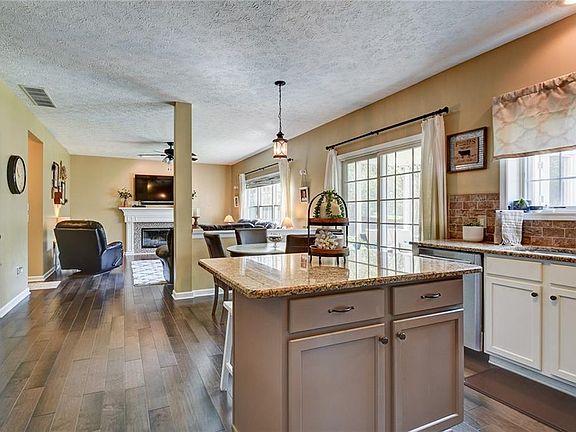 4th image of 9013 Sommerwood Dr