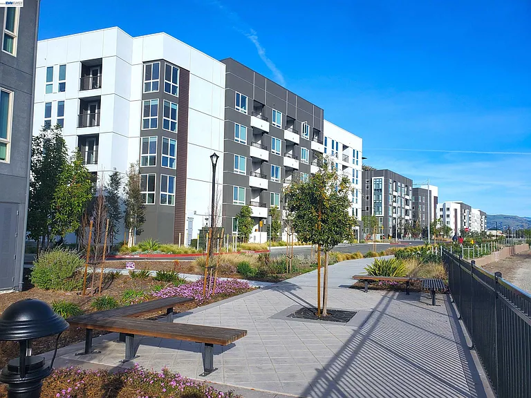 1625 Delano St #31A — Photo 38