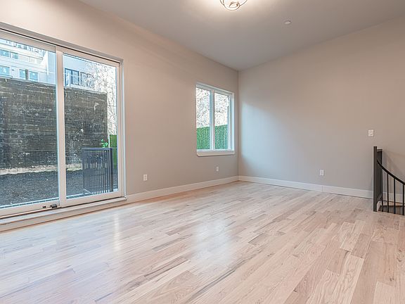 3rd image of 17 Jefferson St #1B