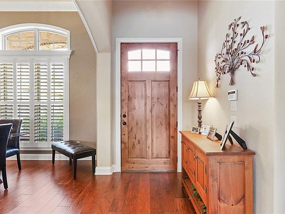 5th image of 605 Stone Manor Dr