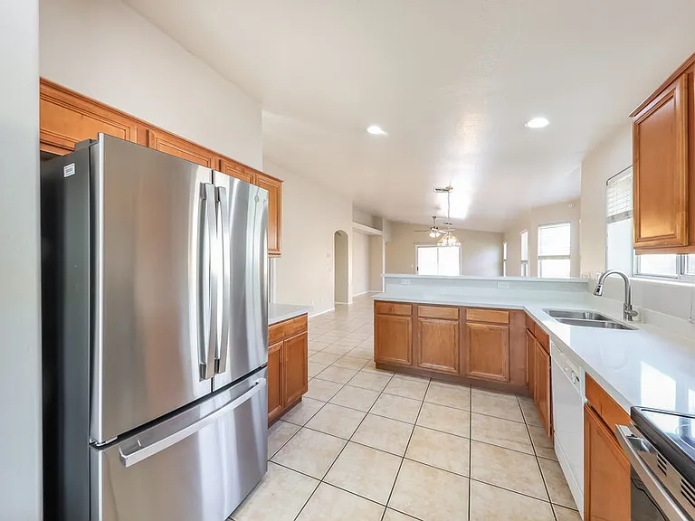 3312 S 95th Dr — Photo 9
