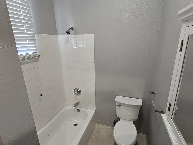 844 33rd Ave — Photo 25