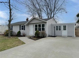 102 Gallway St, Warwick, RI 02889