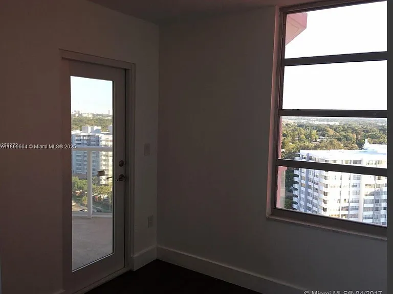 1301 NE Miami Gardens Dr #1625W — Photo 10