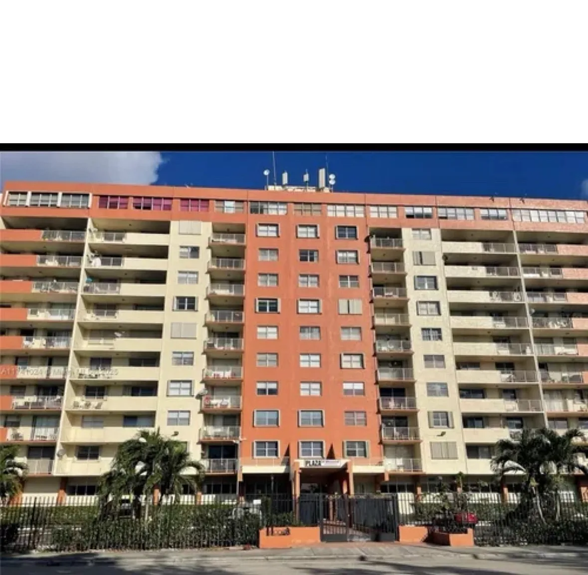 2 bed, 1006 sqft, $2,000 — Photo 1