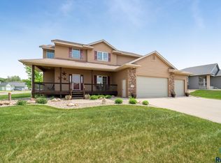 1208 N Caleb Ave, Sioux Falls, SD 57103