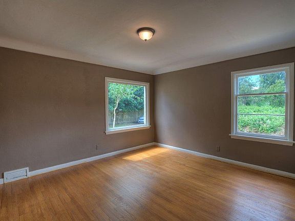 3rd image of 11540 40th Ave S