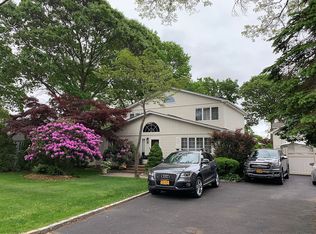 42 Rosemary Pl, East Islip, NY 11730