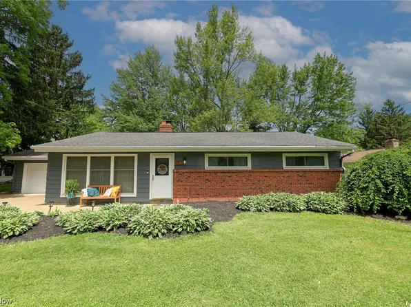8323 Melody Ln, Macedonia, OH 44056