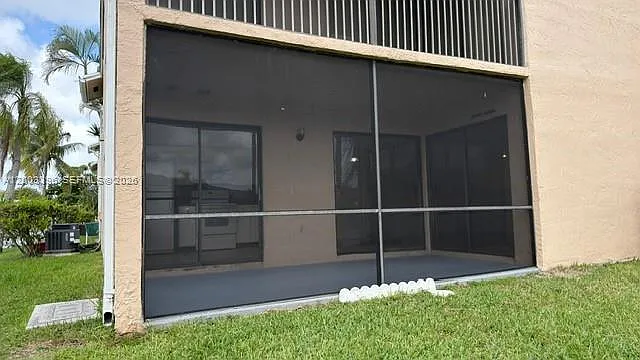Building Photo - 1160 Washington Cir #B