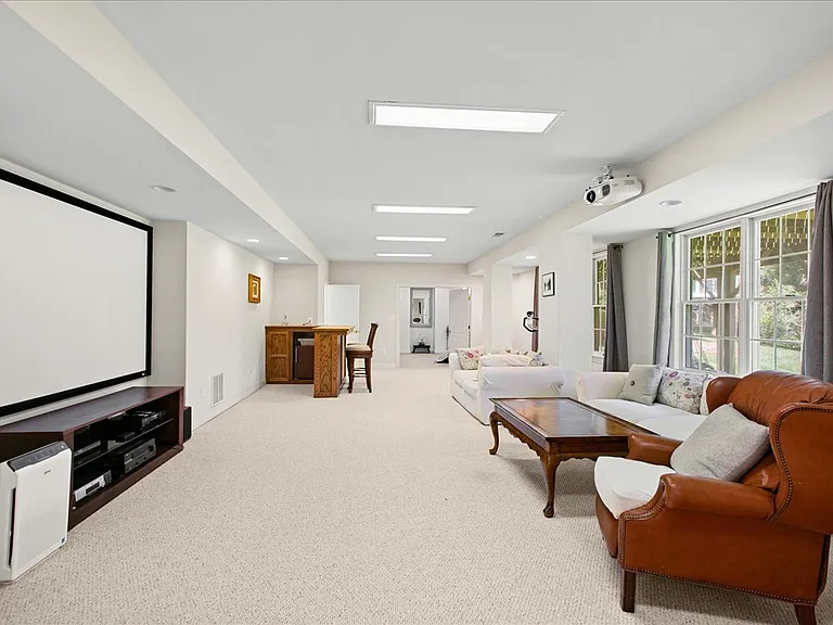 10243 Brittenford Dr — Photo 49