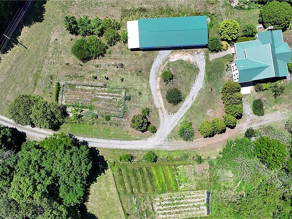 2nd image of 1399 Apple Grove Rd