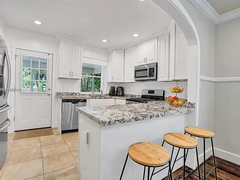 1640 Jefferson St — Photo 4