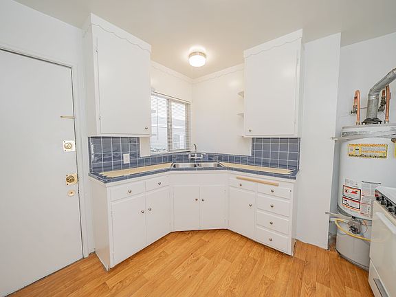 5th image of 2526 Ivy Dr #2528