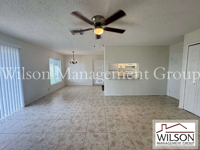 1013 Arizona Ct — Photo 10