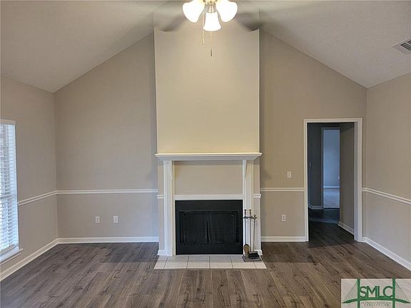 4th image of 141 Bradford Dr