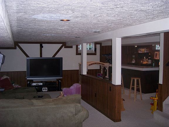 4th image of 756 Flowerdale St