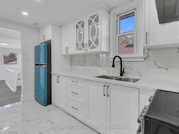 581 Lancaster St W #1, Kitchener, ON N2K 1M5