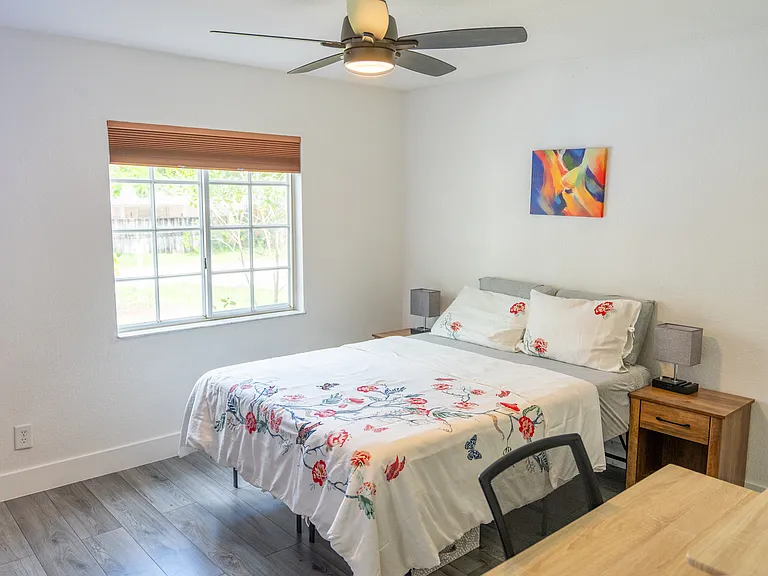 1506 SW 28th Ter — Photo 33